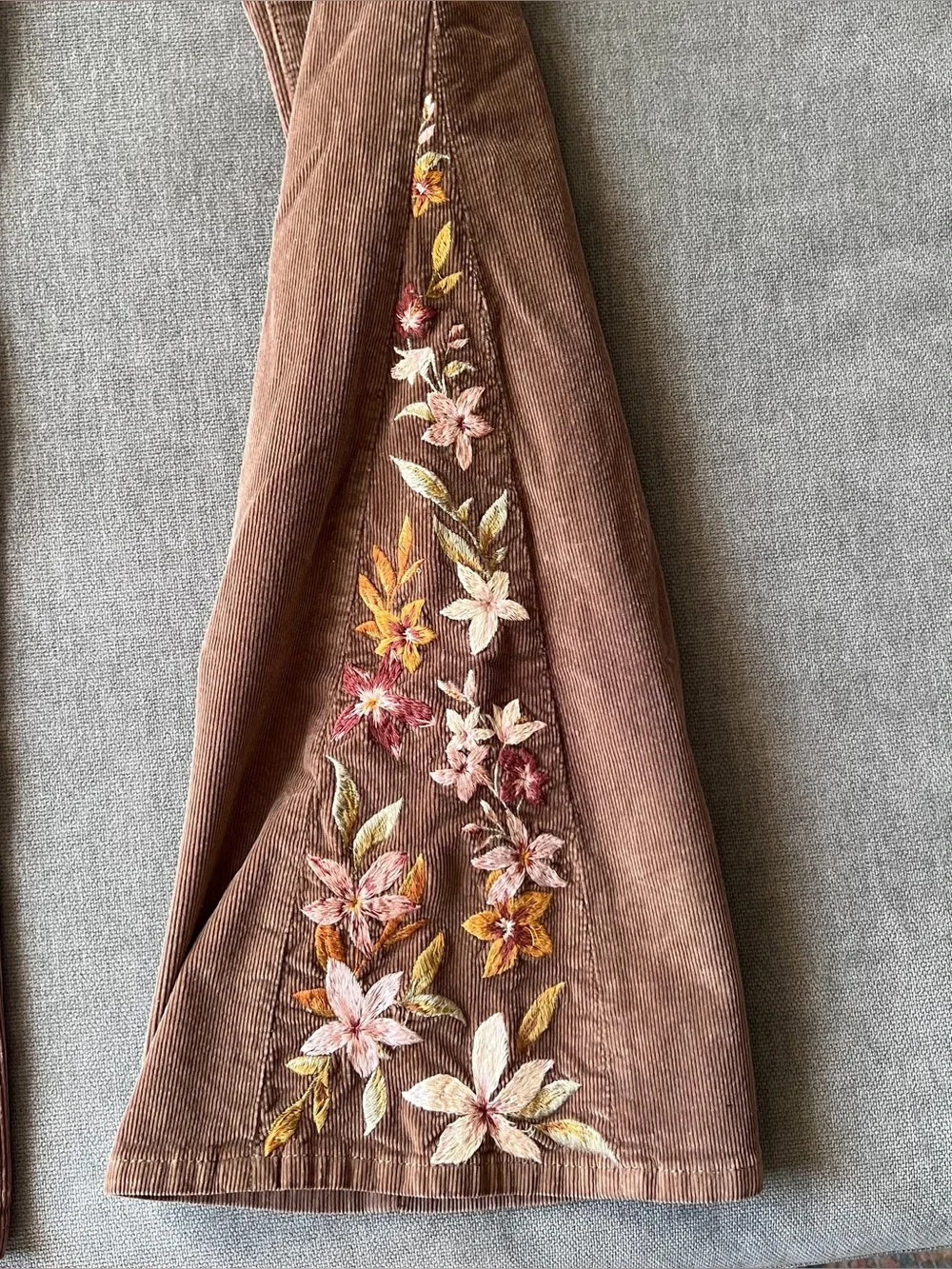 Driftwood Farrah Flare Embroidered Corduroy Jeans 26 x 34 - Picture 9 of 14